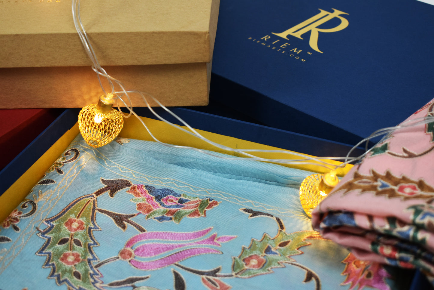 Riem Cashmere Wool Stole in Seagull Blue with Intricate Sozni Ari Embroidery – Multicolor Elegance